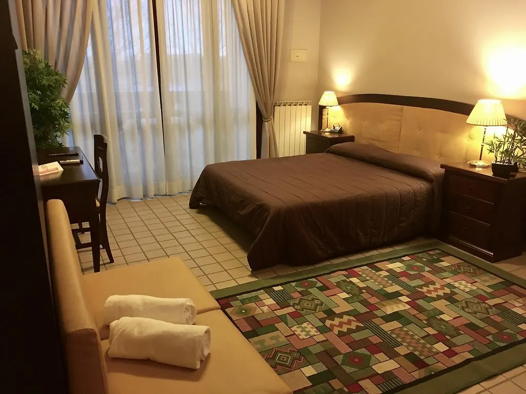 Fabilia Family Hotel 切塞纳蒂科